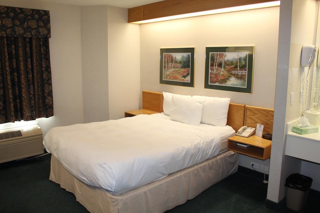 Canadas Best Value Inn Langley/Vancouver Экстерьер фото